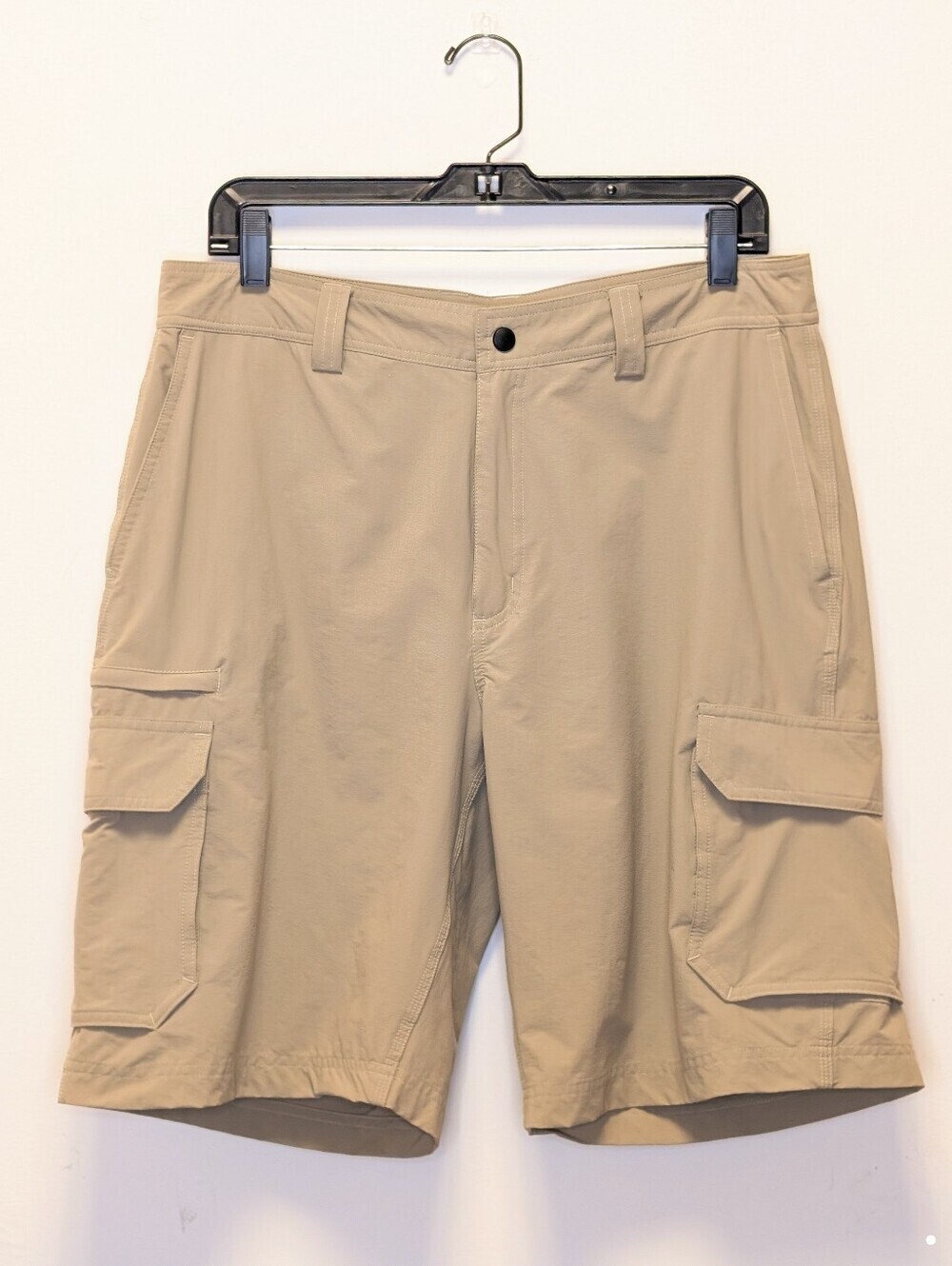 Eastern Mountain Sports Men's 34 Khaki Cargo Shorts Lightweight Outdoors Hiking